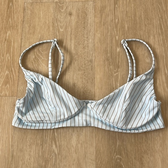 Lokahi swimwear Chloe top Medium in coastal strip - Picture 1 of 3